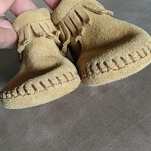 Minnetonka Size 1 Infant Baby Mocassins Leather - Picture 6 of 12